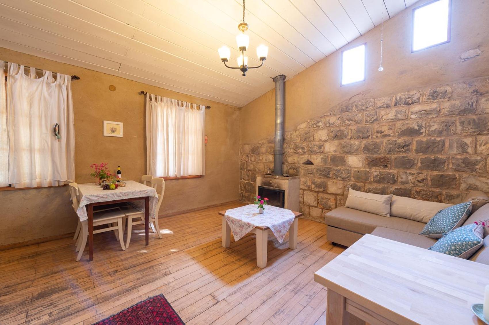 Hemdatya Stone Suites In The Galilee Ilaniya الغرفة الصورة